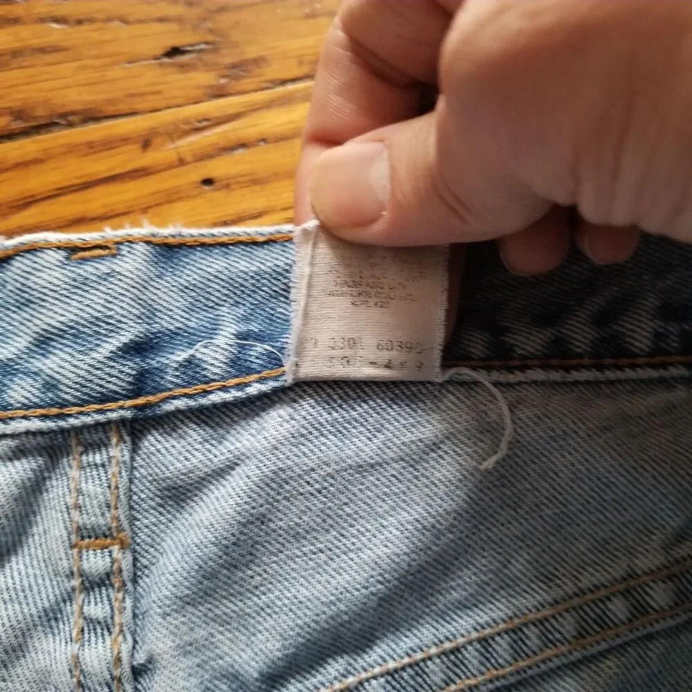Vintage Levi's 505 Regular Fit Men's 36x32 Light Wash Blue Denim Jeans